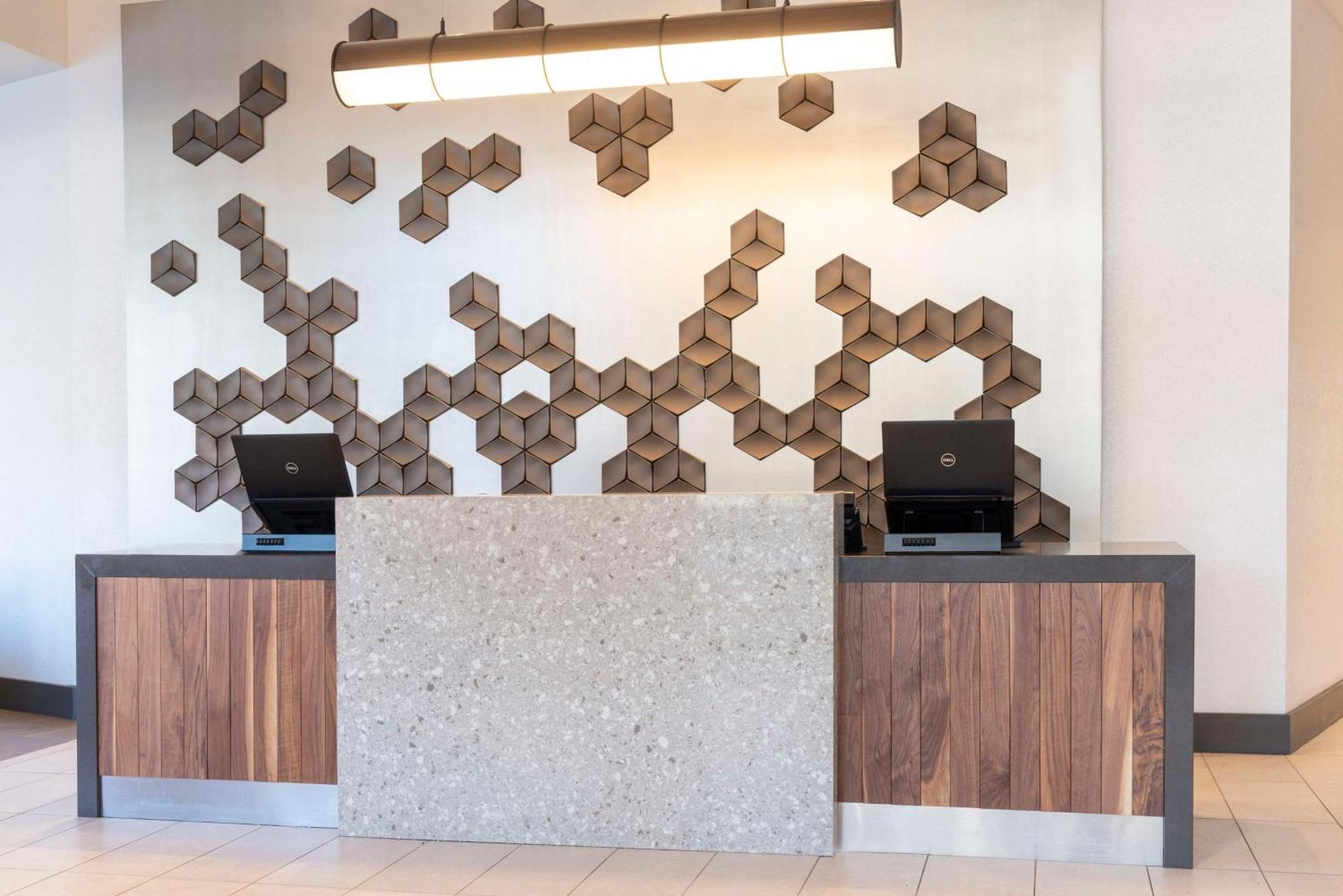 Hyatt Place Detroit/Ройал-Оук Экстерьер фото