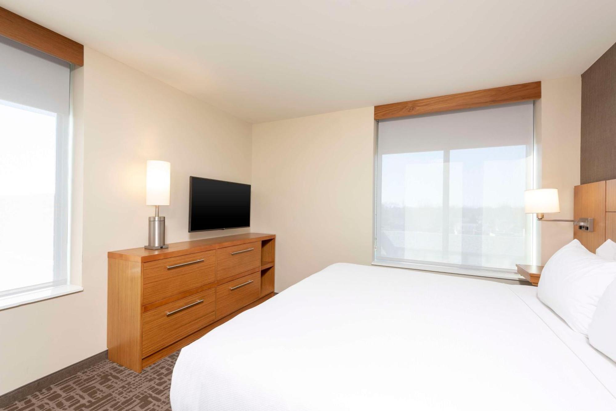 Hyatt Place Detroit/Ройал-Оук Экстерьер фото