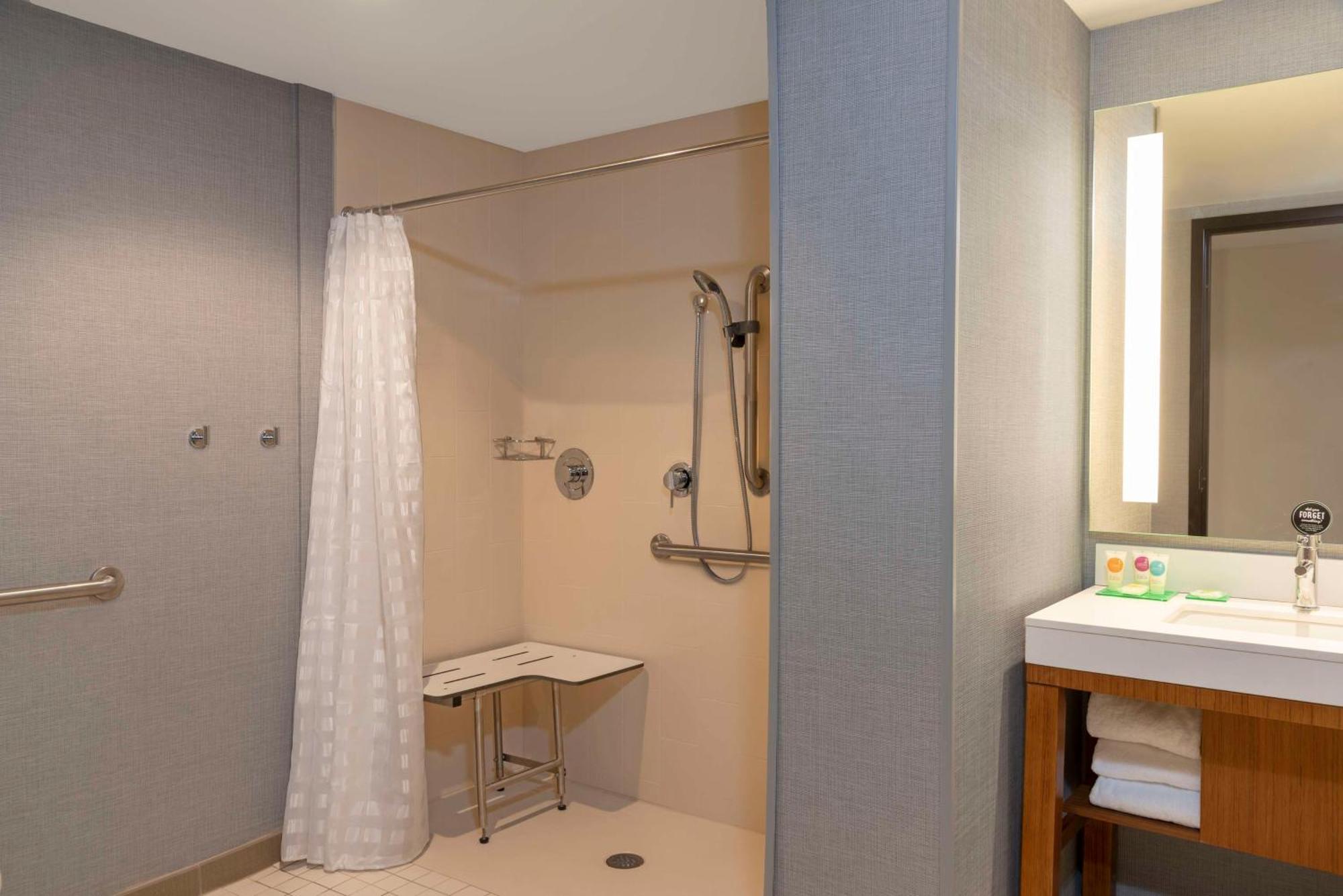 Hyatt Place Detroit/Ройал-Оук Экстерьер фото