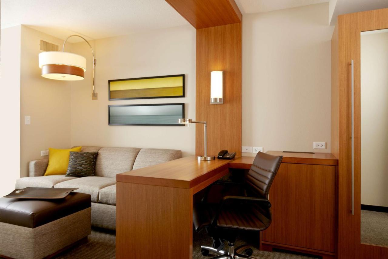 Hyatt Place Detroit/Ройал-Оук Экстерьер фото