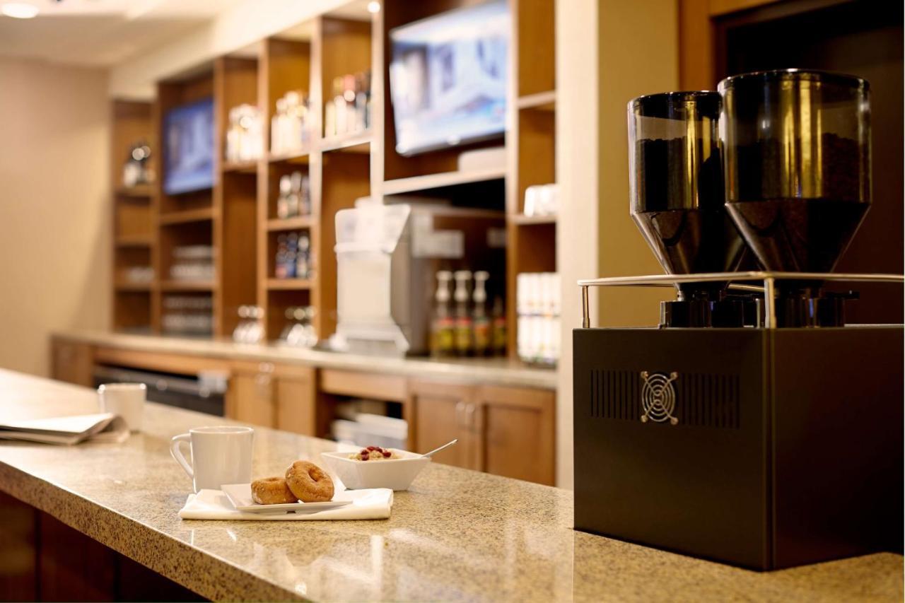 Hyatt Place Detroit/Ройал-Оук Экстерьер фото